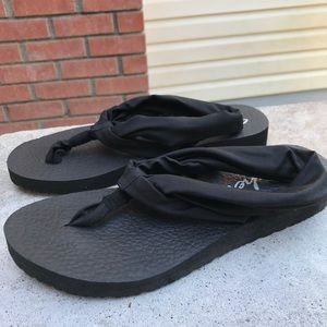 Sketchers Wrap Sandals